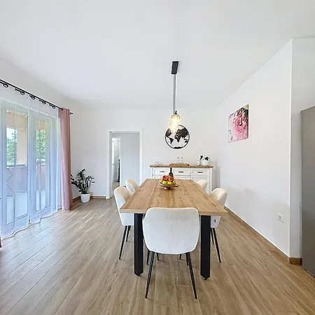 Melani By Interhome Vikendica